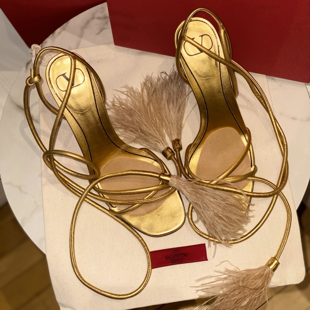 Valentino Garavani Upflair Ostrich Feather-Trimmed Metallic Leather Sandals